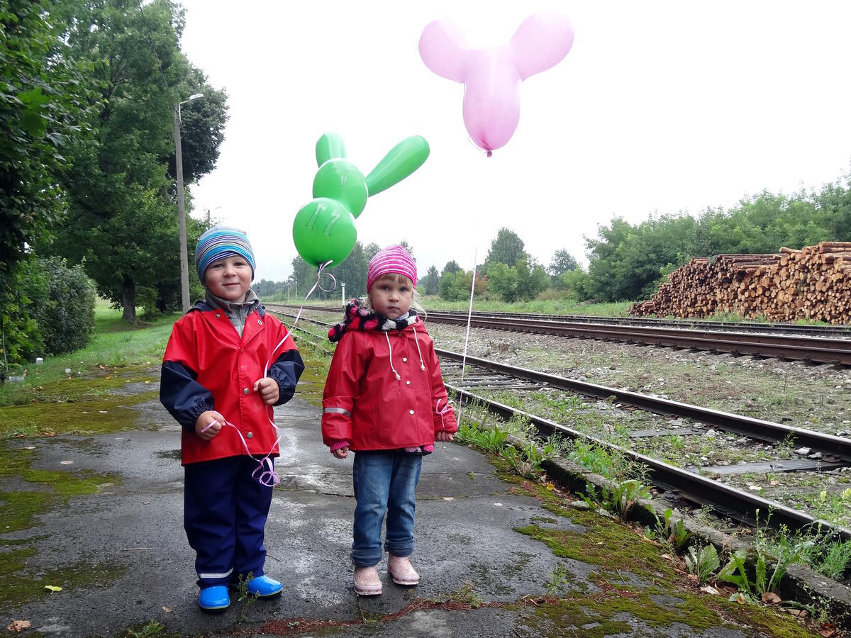 Lastega Antsla raudtejaama külastamas
Võtmesõnad: raudtee kadi reijo
